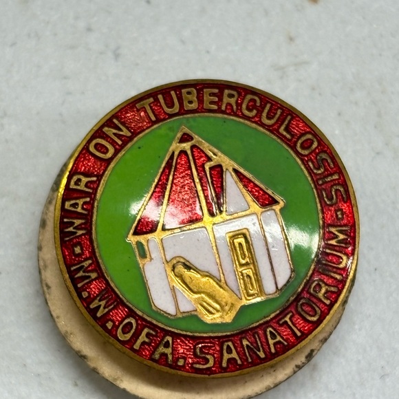 Vintage M.W.A Tuberculosis enamel pin - Picture 4 of 4